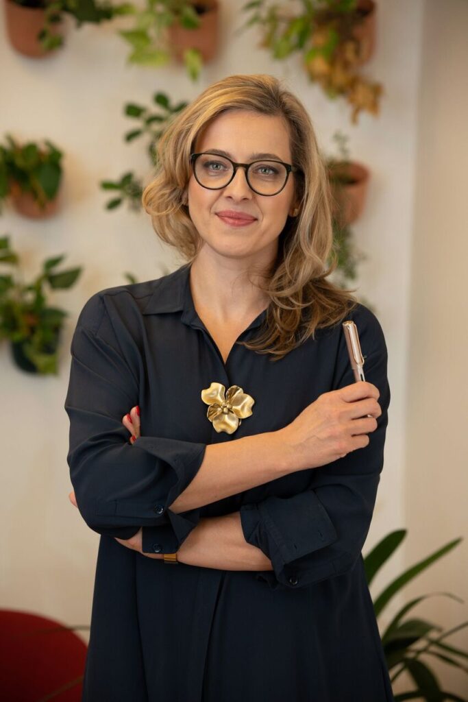 Patrycja Kosta ceo sales desk